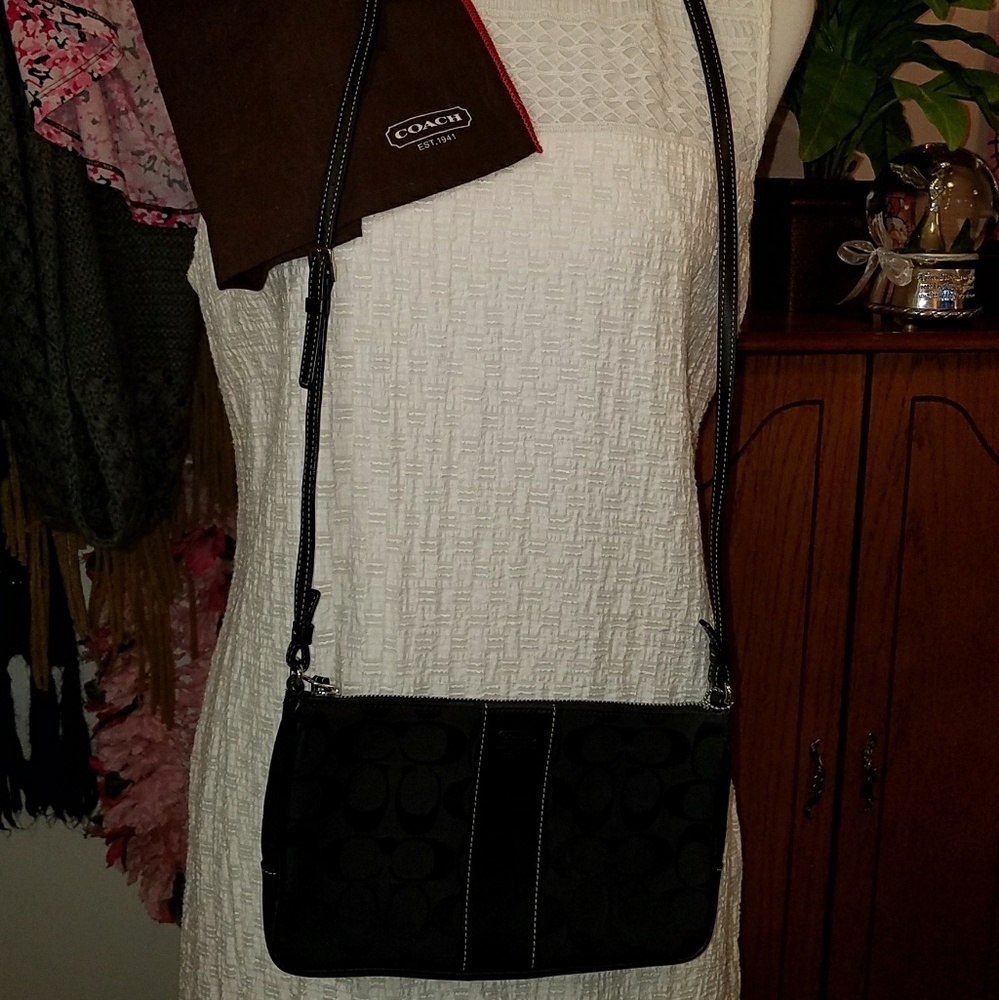 Coach black fabric crossbody - Picture 4 of 8